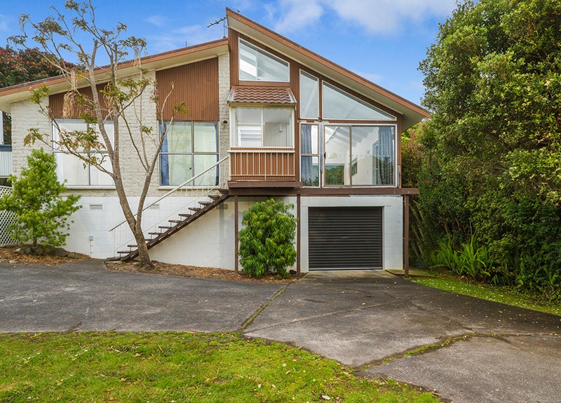 2/25 Aotearoa Terrace, Murrays Bay, Auckland - Carousel 1