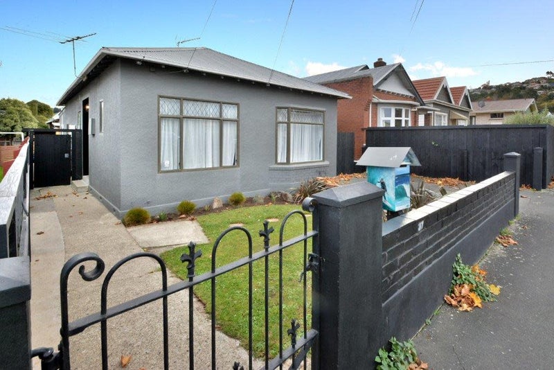37 Baker Street, Caversham, Dunedin - Carousel 1