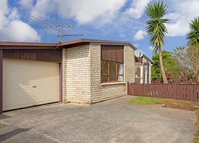 2/73 Butley Drive, Farm Cove, Auckland - Carousel 1
