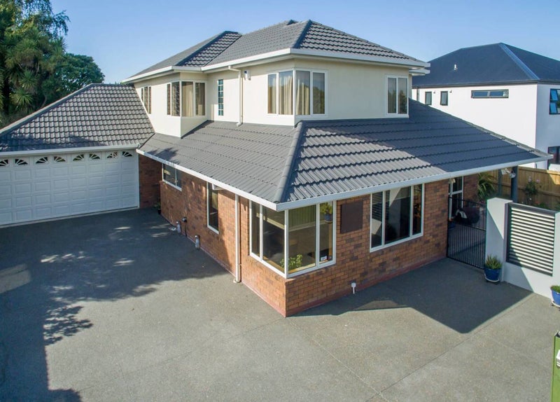 2/3 Gladson Avenue, Sockburn, Christchurch - Carousel 1
