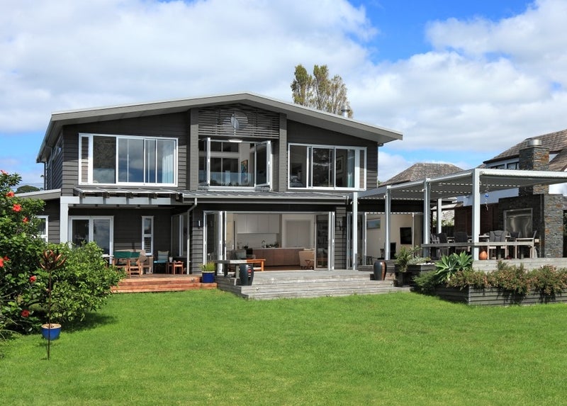 29 Laurence Street, Manly, Whangaparaoa - Carousel 1