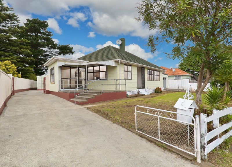 2 Kingsford Place, Otara, Auckland - Carousel 1