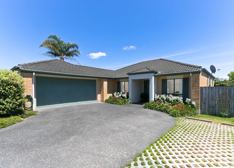 203 Kilkenny Drive, East Tamaki Heights, Auckland - Carousel 1