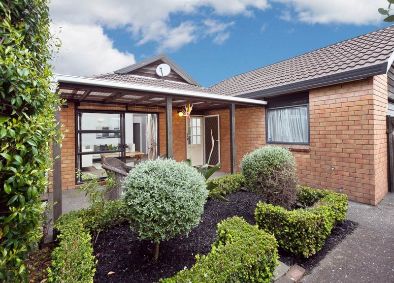 51A Tawa Road, One Tree Hill, Auckland - Carousel 1