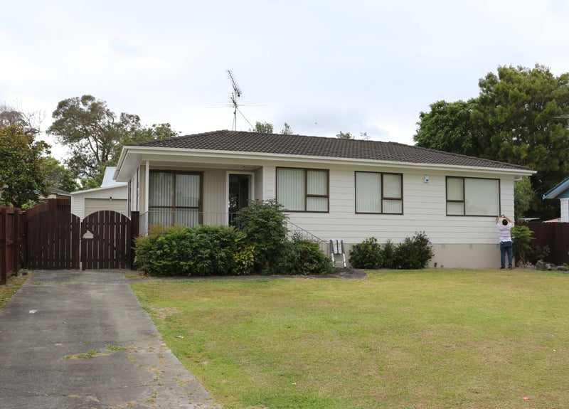 15 Limond Street, Randwick Park, Auckland - Carousel 1
