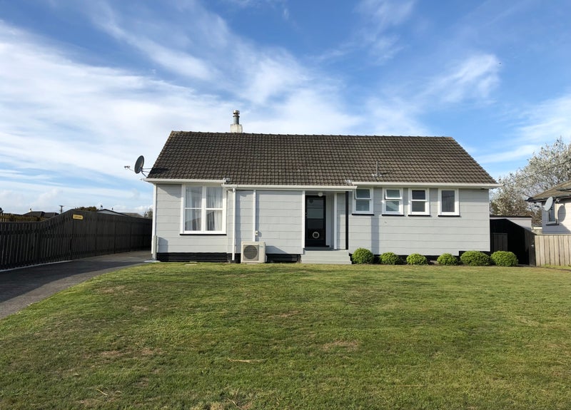 18 Kittyhawk Row, Bulls - Carousel 1