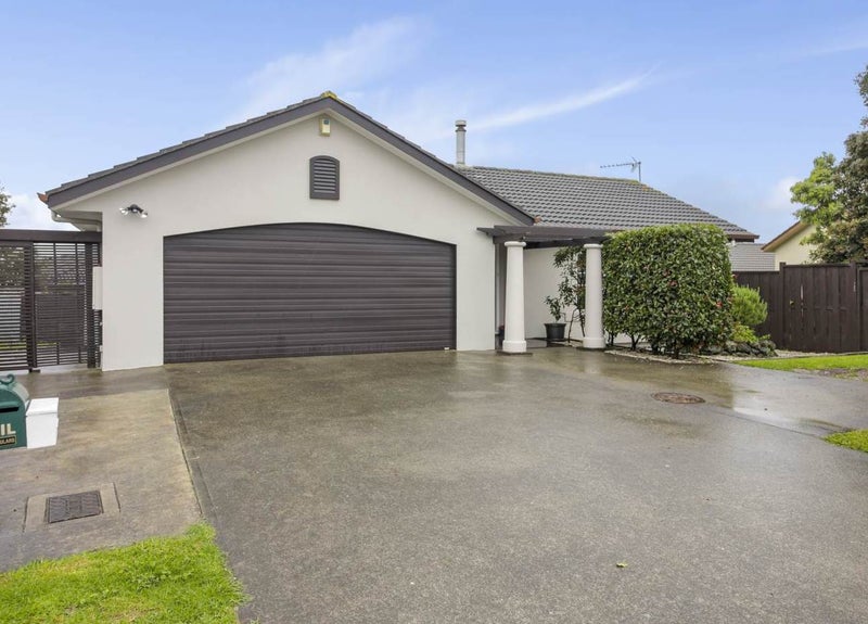 760 Chapel Road, Shamrock Park, Auckland - Carousel 1