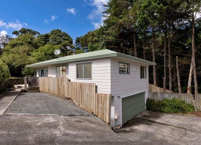 2/14 Sungrove Rise, Sunnyvale, Auckland - Carousel 1