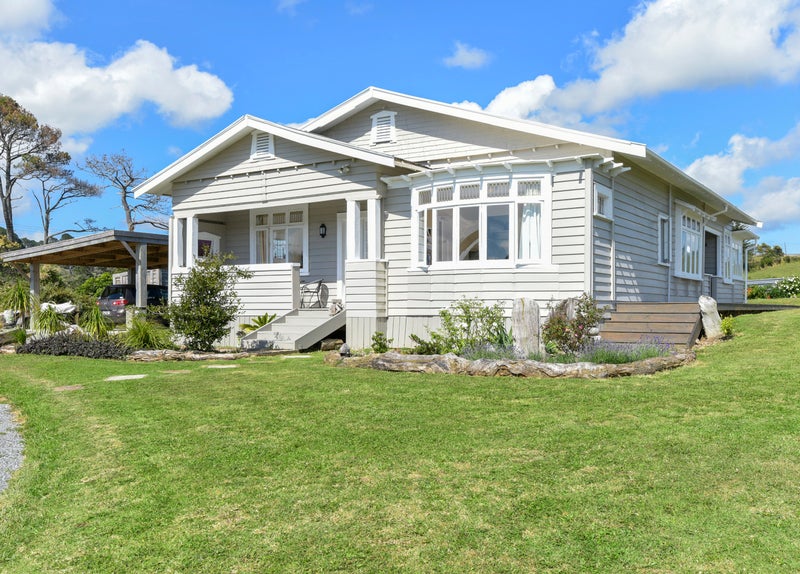 240 Waitakere Road, Henderson - Carousel 1