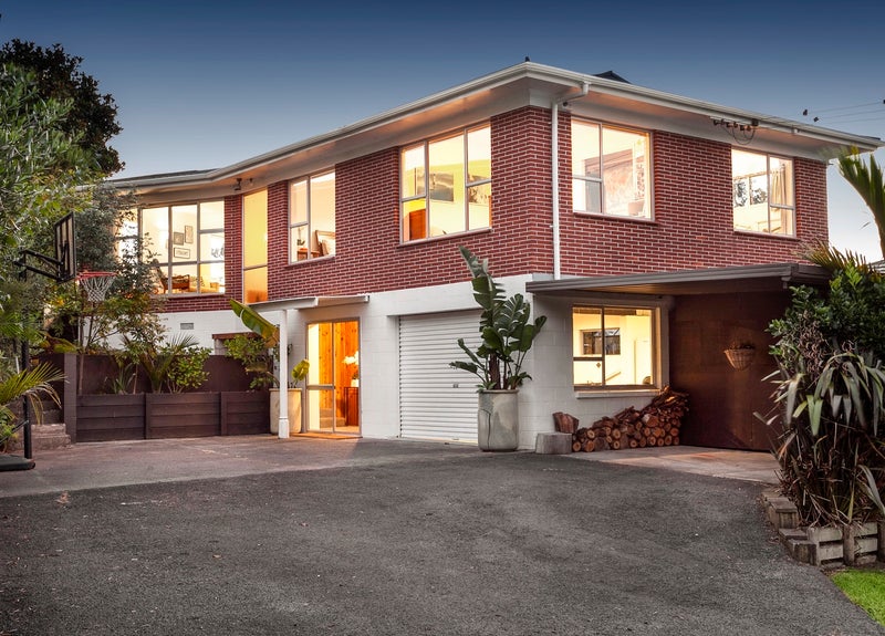 17 Pine Avenue, Henderson, Auckland - Carousel 1