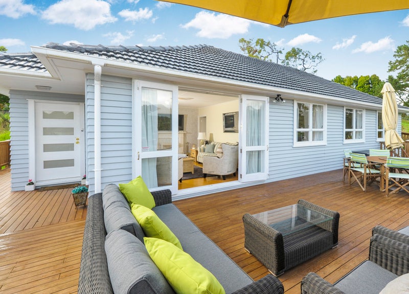 20 Awarangi Rise, Oratia, Auckland - Carousel 1