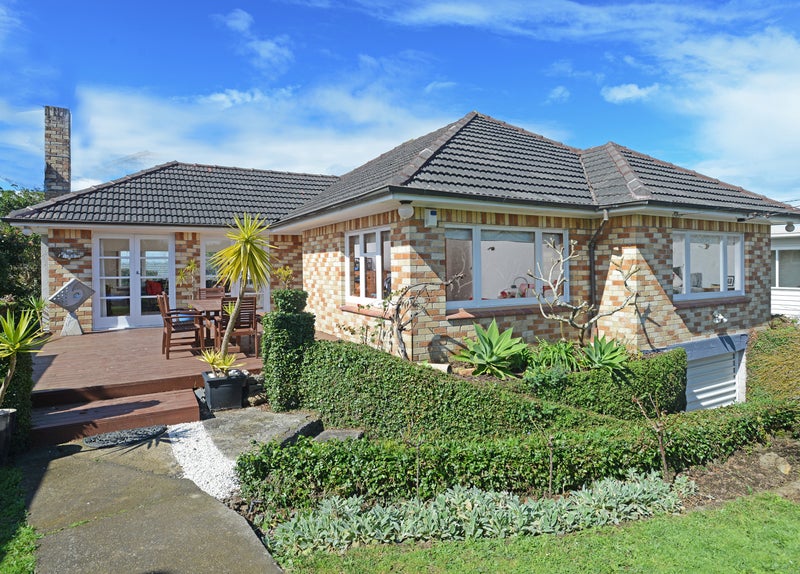 8 Waiohua Road, Greenlane, Auckland - Carousel 1