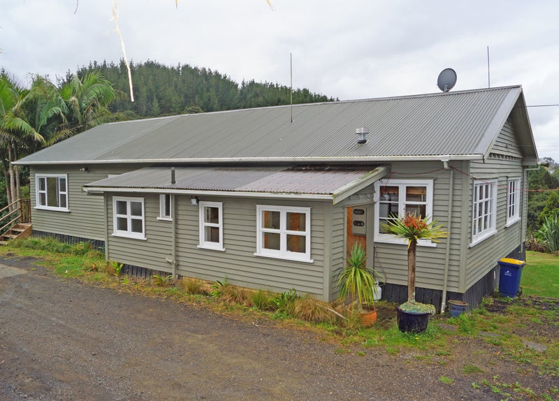 33 Te Henga Road, Henderson - Carousel 1