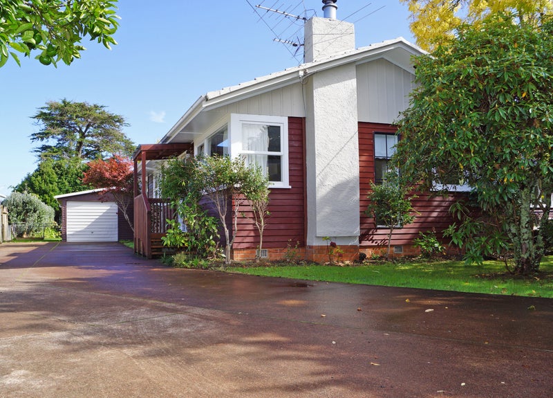 24 Knox Road, Swanson, Auckland - Carousel 1
