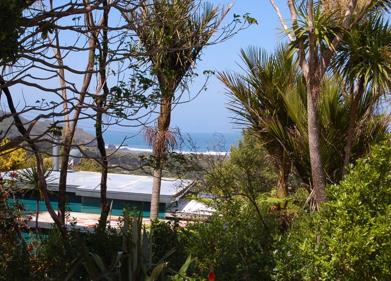32 Tasman View Road, Te Henga / Bethells Beach - Carousel 1