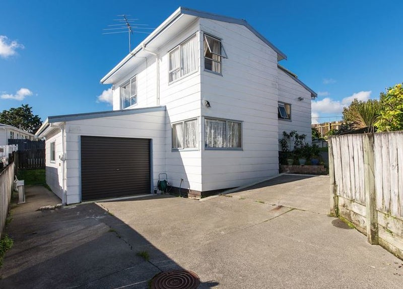 1/36 View Road, Shelly Park, Auckland - Carousel 1