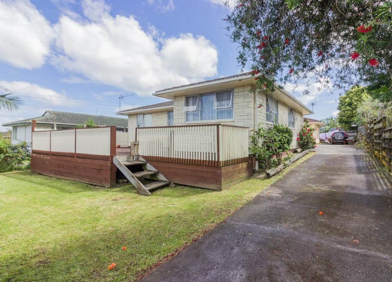 17 Othello Drive, Clover Park, Auckland - Carousel 1