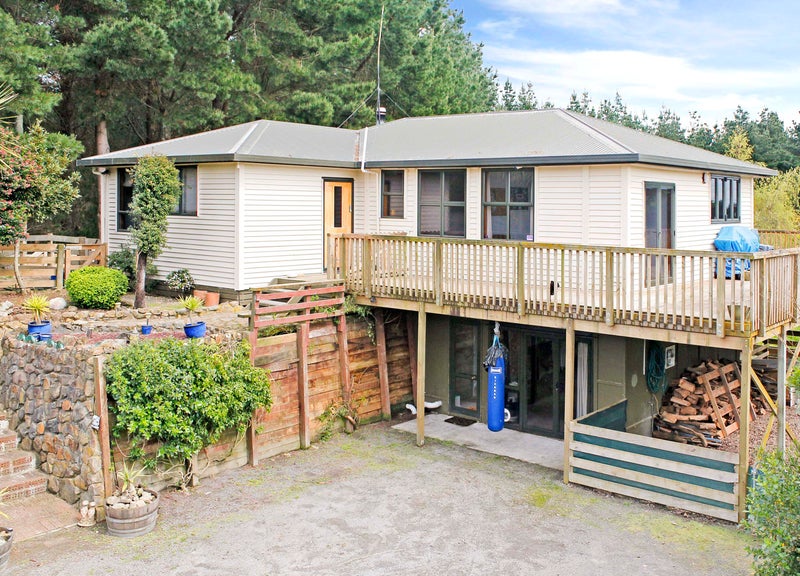 216 Kahuterawa Road, Linton, Palmerston North - Carousel 1