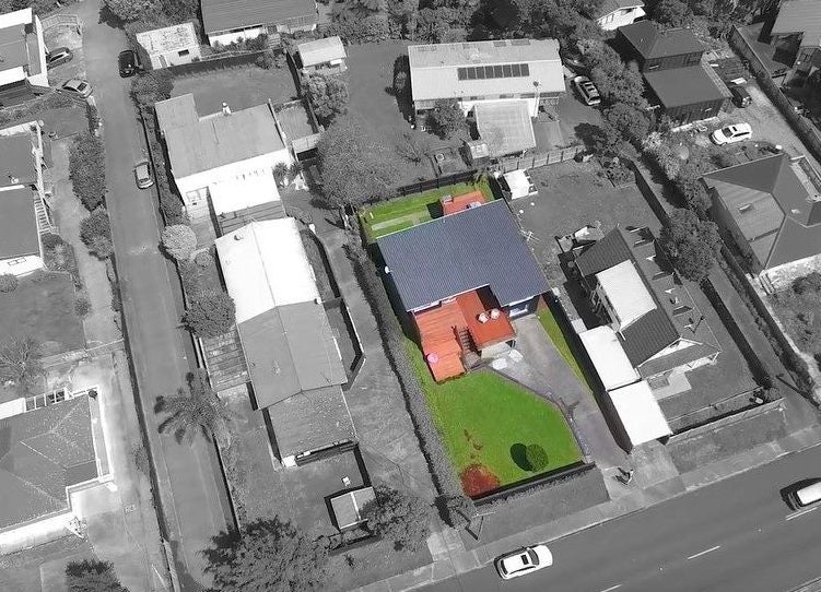 140 Rangatira Road, Beach Haven, Auckland - Carousel 1