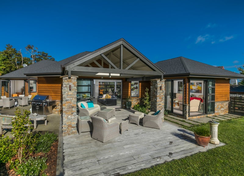 6 Traffic Road, Greenhithe, Auckland - Carousel 1