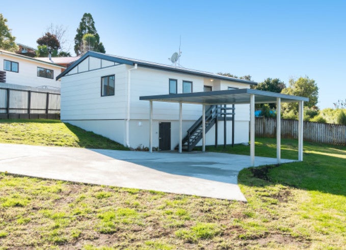 82C Coopers Road, Gate Pa, Tauranga - Carousel 1