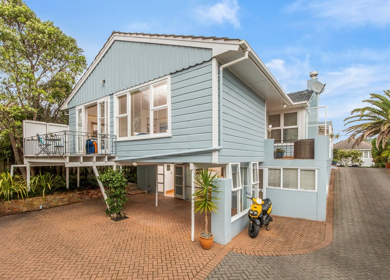 8 Garden Place, Mount Eden, Auckland - Carousel 1