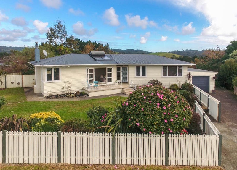 6 Mcentee Road, Waitakere, Auckland - Carousel 1