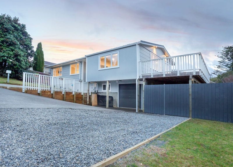 4 Romesdale Road, Papakowhai, Porirua - Carousel 1