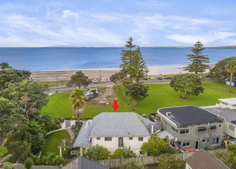 1/11 Montrose Terrace, Mairangi Bay, Auckland - Carousel 1
