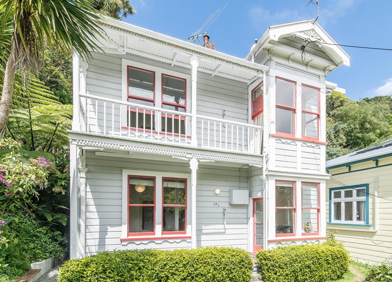 171 Glenmore Street, Kelburn, Wellington - Carousel 1