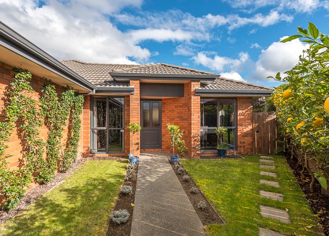 19 Bradnor Meadows Drive, Swanson, Auckland - Carousel 1