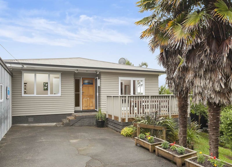 16 Batkin Road, New Windsor, Auckland - Carousel 1