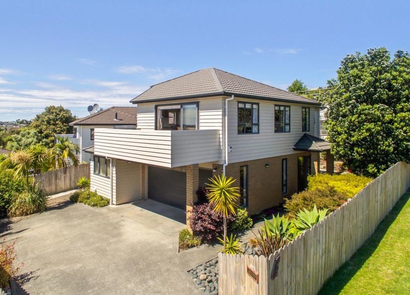 4 Ashley Avenue, Long Bay, Auckland - Carousel 1