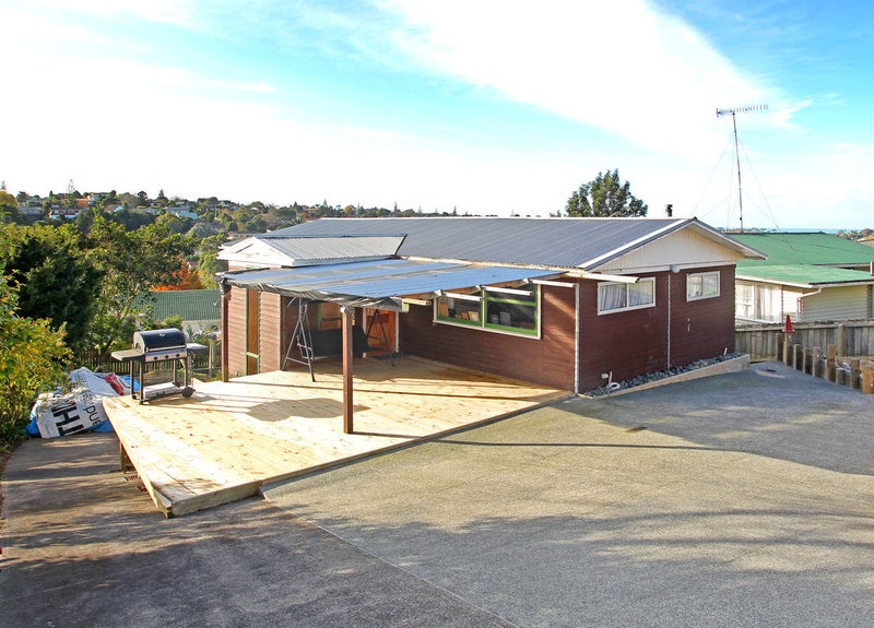 13 Idyll Place, Northcross, Auckland - Carousel 1