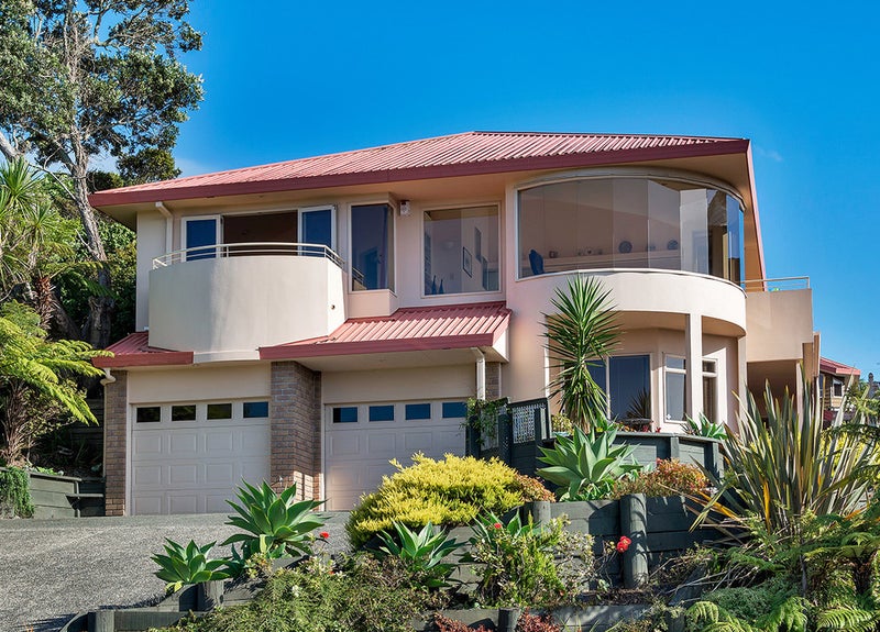 2/26 Orchard Road, Waiake, Auckland - Carousel 1