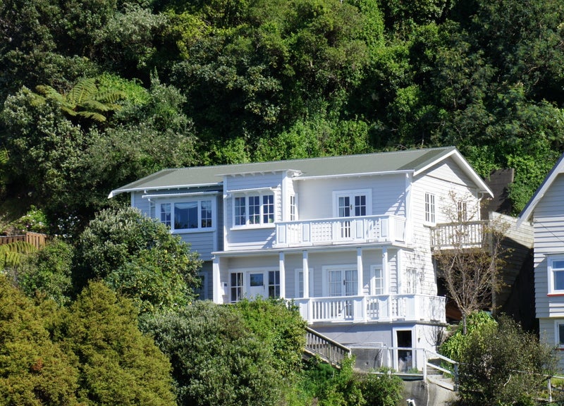 37 Barnard Street, Wadestown, Wellington - Carousel 1
