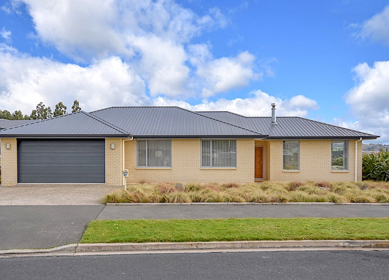 44 Severn Street, Green Island, Dunedin - Carousel 1