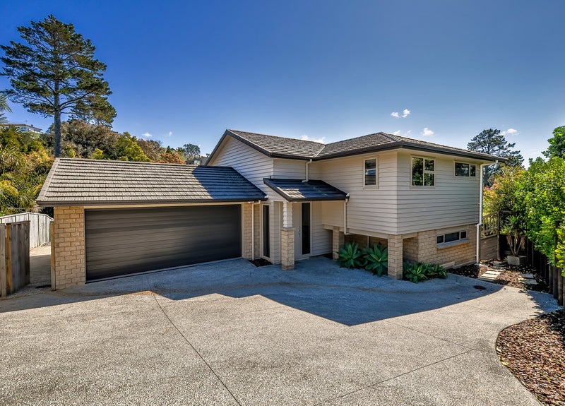 7B Pine Hill Crescent, Browns Bay, Auckland - Carousel 1