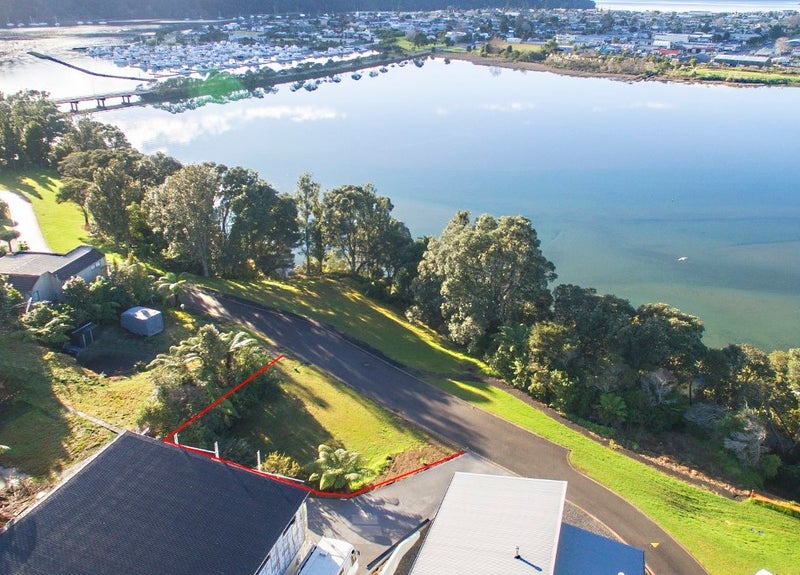 7/135 Waireka Place, Whangamatā - Carousel 1