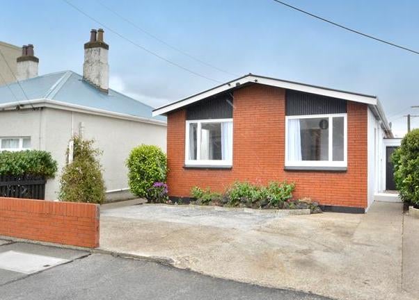 45 Surrey Street, Caversham, Dunedin - Carousel 1