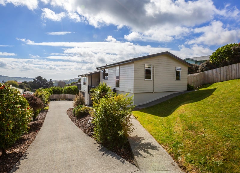 39 Rose Street, Ranui, Porirua - Carousel 1