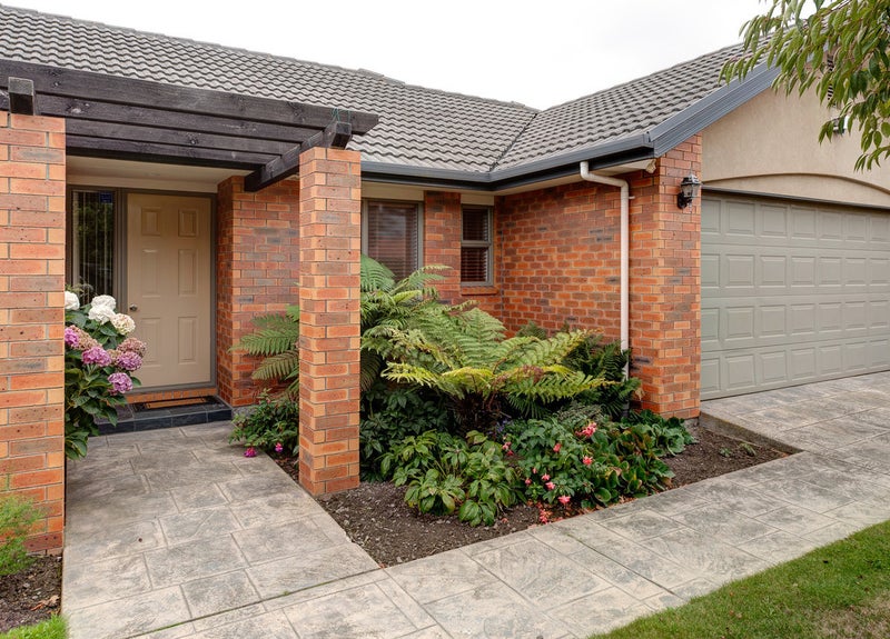 19 Sutton Place, Dallington, Christchurch - Carousel 1