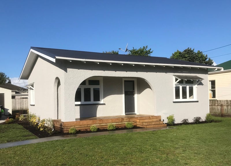 19 Helmore Street, Whanganui East, Whanganui - Carousel 1