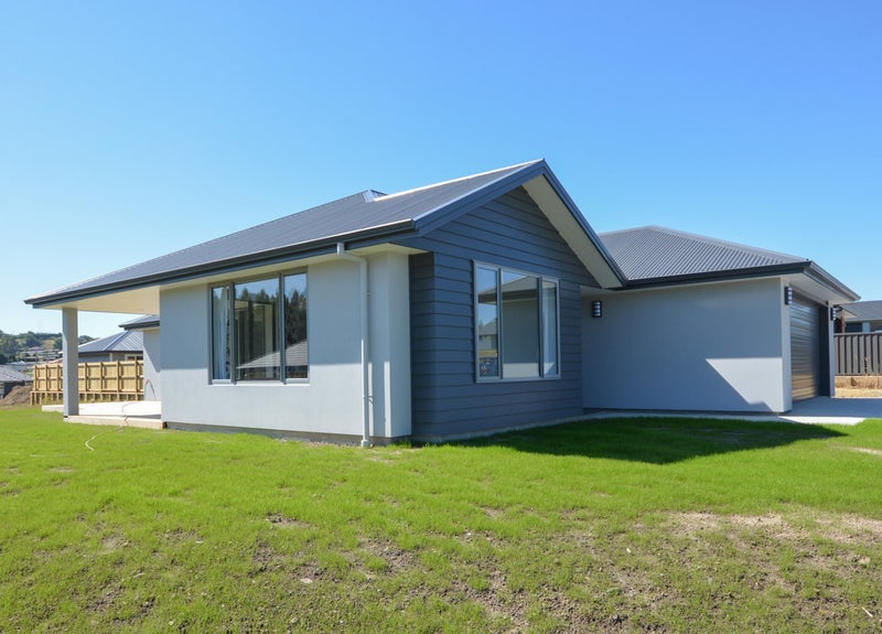 99 Severn Street, Green Island, Dunedin - Carousel 1