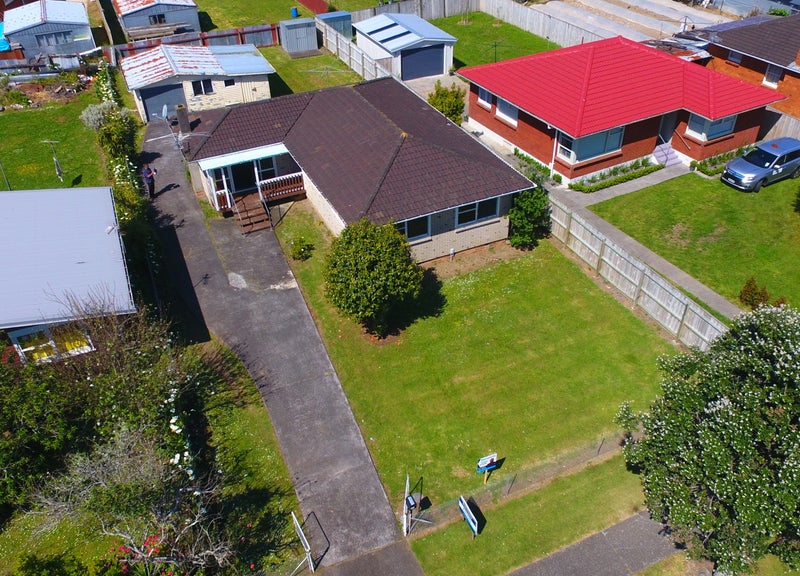 66 Bader Drive, Mangere, Auckland - Carousel 1