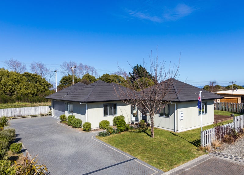 20 Brompton Close, Richmond Heights, Taupo - Carousel 1
