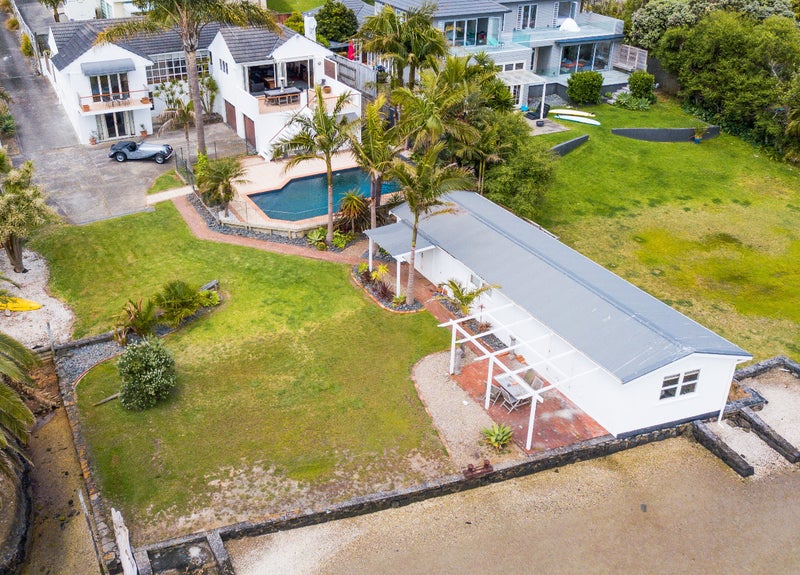 77A Beresford Street, Bayswater, Auckland - Carousel 1