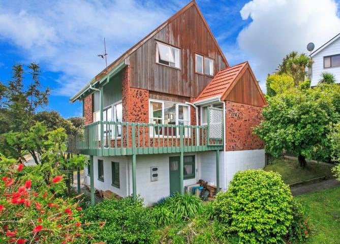 1/58 Hadfield Street, Beach Haven, Auckland - Carousel 1
