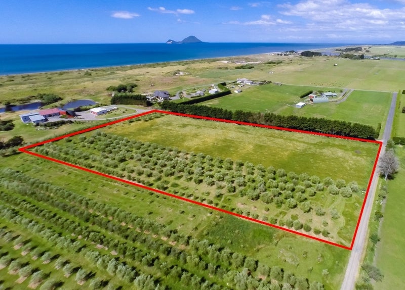 40H Moore Road, Thornton, Whakatāne - Carousel 1