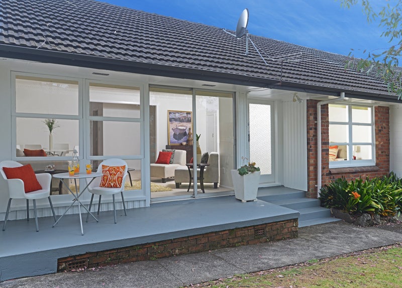 2/0 Milton Road, Mount Eden, Auckland - Carousel 1